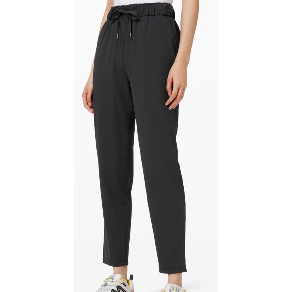Lululemon Black On the Fly 7/8 Tapered Luxtreme Pants Womens Size 4 Drawstring